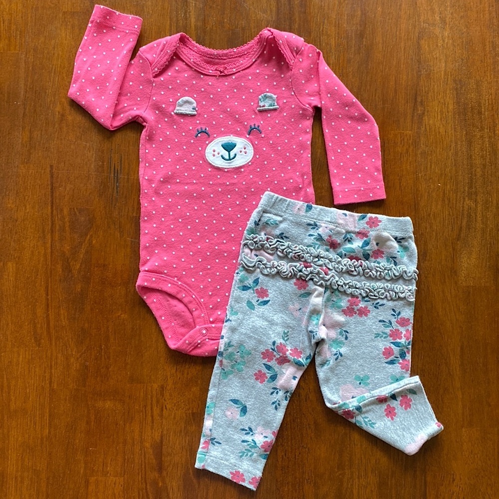 3/$20 2-piece Carter’s- LS Onesie & Pants, Floral Bear Set (6 months) EUC